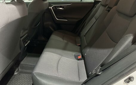 Toyota RAV4, 2020 год, 2 890 000 рублей, 20 фотография