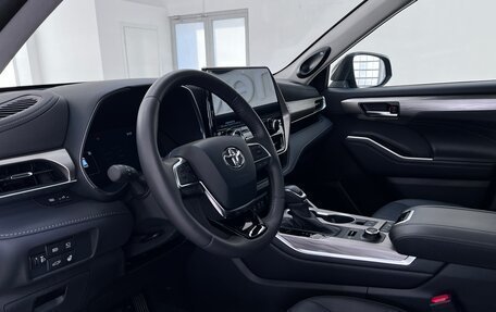Toyota Highlander, 2024 год, 6 050 000 рублей, 9 фотография