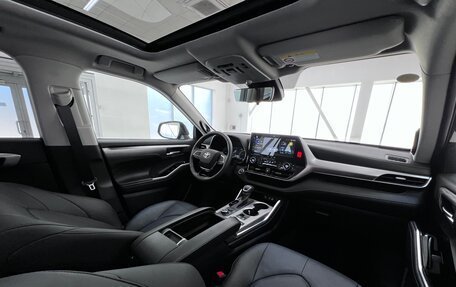 Toyota Highlander, 2024 год, 6 050 000 рублей, 11 фотография