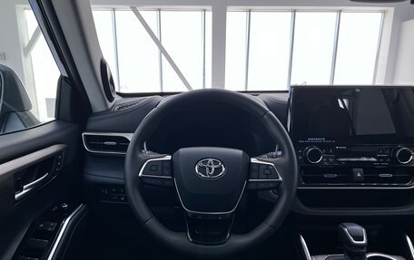 Toyota Highlander, 2024 год, 6 050 000 рублей, 17 фотография