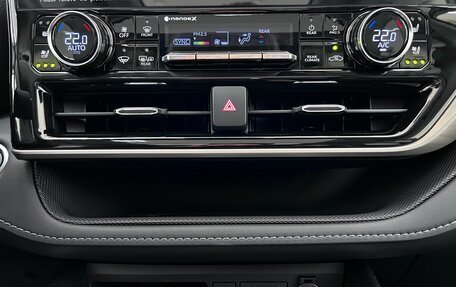 Toyota Highlander, 2024 год, 6 050 000 рублей, 37 фотография