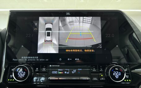 Toyota Highlander, 2024 год, 6 050 000 рублей, 29 фотография