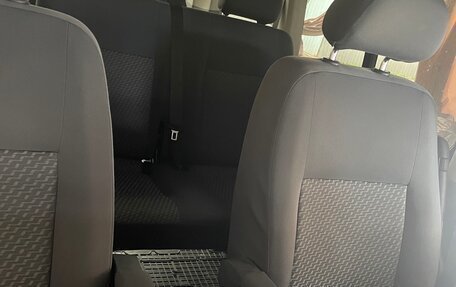 Volkswagen Caravelle T5, 2012 год, 2 100 000 рублей, 4 фотография