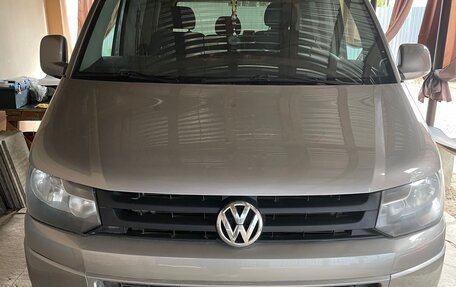 Volkswagen Caravelle T5, 2012 год, 2 100 000 рублей, 2 фотография