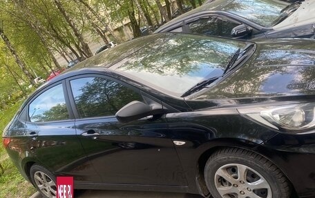 Hyundai Solaris II рестайлинг, 2012 год, 1 000 000 рублей, 3 фотография