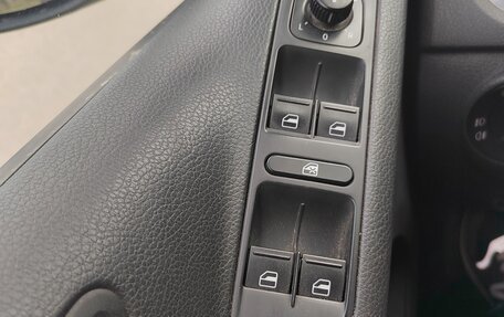 Volkswagen Tiguan I, 2012 год, 990 000 рублей, 13 фотография