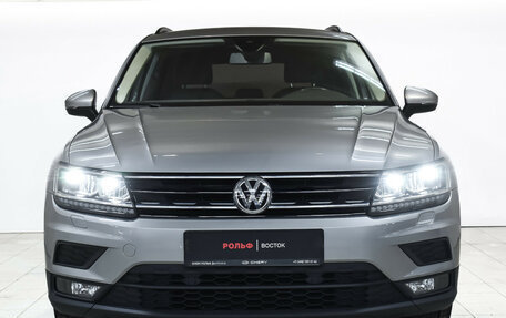 Volkswagen Tiguan II, 2020 год, 2 420 000 рублей, 2 фотография
