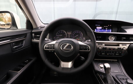 Lexus ES VII, 2015 год, 2 150 000 рублей, 23 фотография