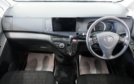 Toyota ISis I, 2011 год, 1 499 000 рублей, 14 фотография
