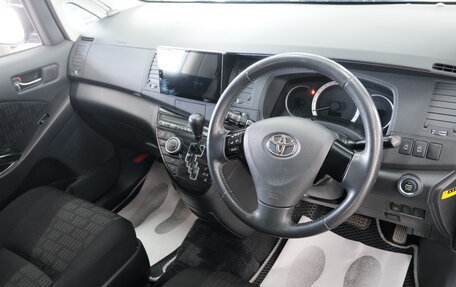 Toyota ISis I, 2011 год, 1 499 000 рублей, 11 фотография