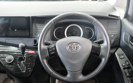 Toyota ISis I, 2011 год, 1 499 000 рублей, 12 фотография