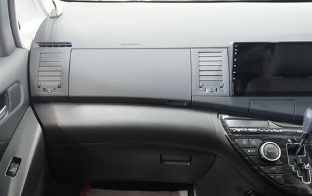 Toyota ISis I, 2011 год, 1 499 000 рублей, 17 фотография