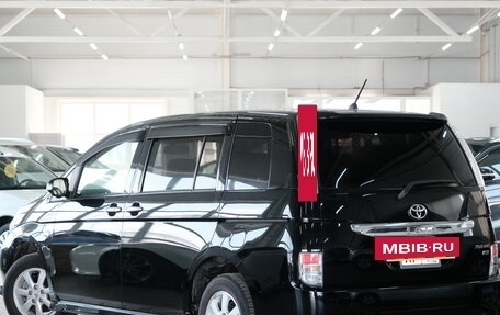Toyota ISis I, 2011 год, 1 499 000 рублей, 4 фотография
