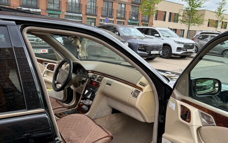 Mercedes-Benz E-Класс, 1998 год, 800 000 рублей, 8 фотография