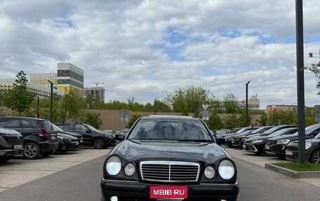 Mercedes-Benz E-Класс, 1998 год, 800 000 рублей, 3 фотография