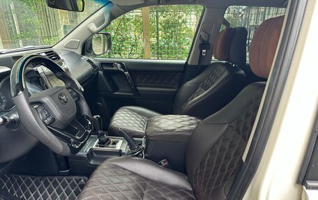 Toyota Land Cruiser Prado 150 рестайлинг 2, 2014 год, 2 700 000 рублей, 10 фотография