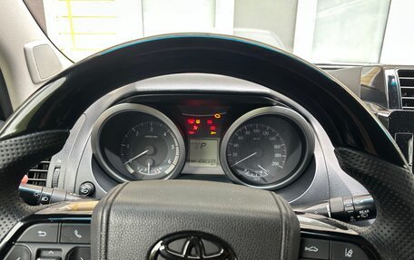 Toyota Land Cruiser Prado 150 рестайлинг 2, 2014 год, 2 700 000 рублей, 13 фотография