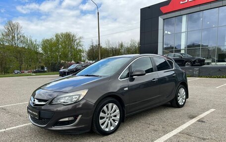 Opel Astra J, 2012 год, 695 000 рублей, 2 фотография
