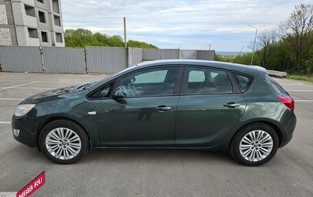 Opel Astra J, 2011 год, 650 000 рублей, 2 фотография