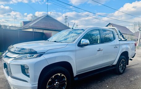 Mitsubishi L200 IV рестайлинг, 2019 год, 2 590 000 рублей, 6 фотография