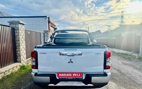 Mitsubishi L200 IV рестайлинг, 2019 год, 2 590 000 рублей, 11 фотография