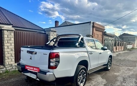 Mitsubishi L200 IV рестайлинг, 2019 год, 2 590 000 рублей, 10 фотография