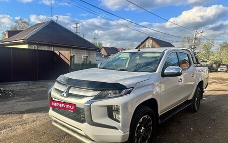 Mitsubishi L200 IV рестайлинг, 2019 год, 2 590 000 рублей, 15 фотография