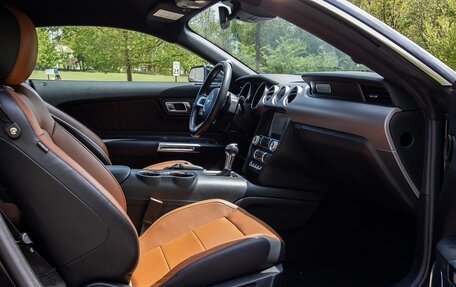 Ford Mustang VI рестайлинг, 2021 год, 4 438 226 рублей, 21 фотография