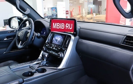 Lexus LX, 2024 год, 22 900 000 рублей, 16 фотография