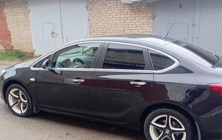 Opel Astra J, 2013 год, 870 000 рублей, 4 фотография