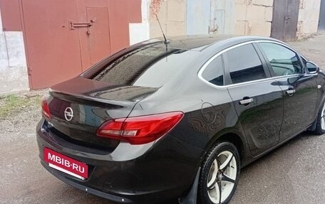 Opel Astra J, 2013 год, 870 000 рублей, 5 фотография