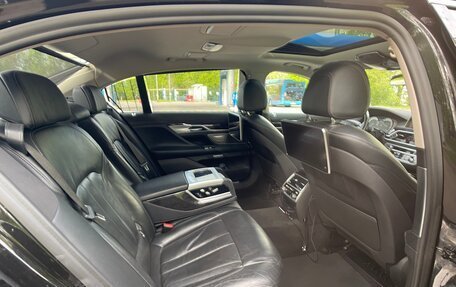 BMW 7 серия, 2018 год, 3 300 000 рублей, 11 фотография