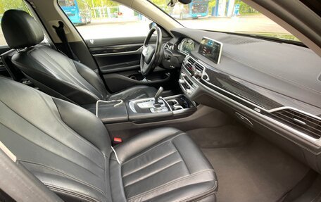 BMW 7 серия, 2018 год, 3 300 000 рублей, 12 фотография