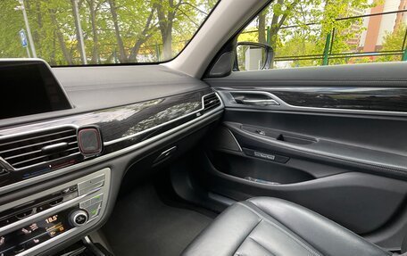 BMW 7 серия, 2018 год, 3 300 000 рублей, 13 фотография