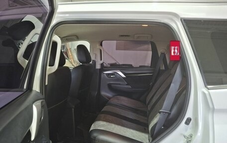 Mitsubishi Pajero Sport III рестайлинг, 2018 год, 2 700 000 рублей, 26 фотография