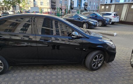 Hyundai Solaris II рестайлинг, 2013 год, 910 000 рублей, 4 фотография