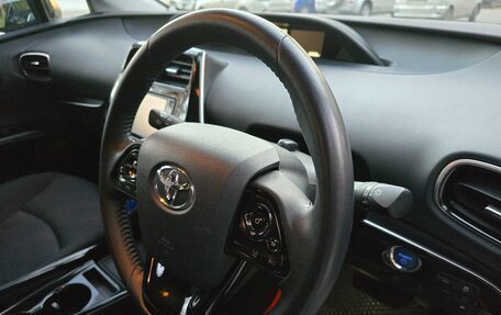 Toyota Prius IV XW50, 2019 год, 2 330 000 рублей, 6 фотография