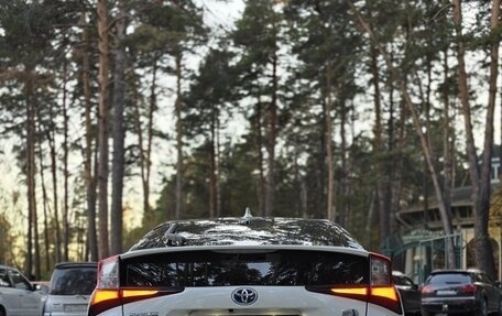 Toyota Prius IV XW50, 2019 год, 2 330 000 рублей, 2 фотография