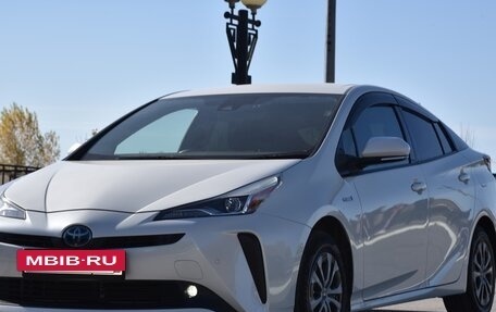 Toyota Prius IV XW50, 2019 год, 2 330 000 рублей, 21 фотография