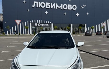 Hyundai Solaris II рестайлинг, 2013 год, 1 000 000 рублей, 3 фотография