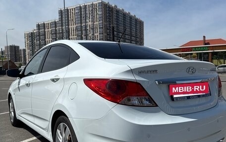 Hyundai Solaris II рестайлинг, 2013 год, 1 000 000 рублей, 2 фотография