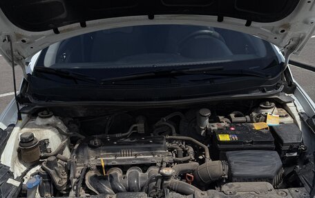 Hyundai Solaris II рестайлинг, 2013 год, 1 000 000 рублей, 17 фотография