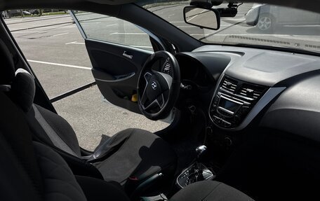Hyundai Solaris II рестайлинг, 2013 год, 1 000 000 рублей, 11 фотография