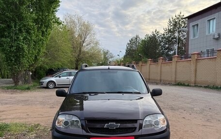 Chevrolet Niva I рестайлинг, 2010 год, 475 000 рублей, 2 фотография