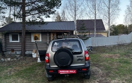 Chevrolet Niva I рестайлинг, 2011 год, 510 000 рублей, 5 фотография