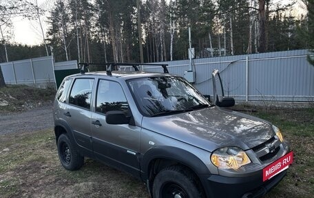 Chevrolet Niva I рестайлинг, 2011 год, 510 000 рублей, 7 фотография