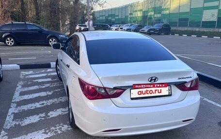 Hyundai Sonata VI, 2010 год, 980 000 рублей, 3 фотография