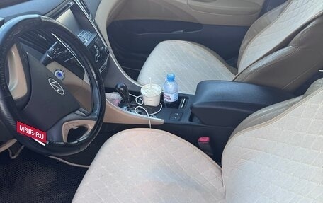 Hyundai Sonata VI, 2010 год, 980 000 рублей, 8 фотография