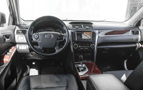 Toyota Camry, 2014 год, 1 799 000 рублей, 6 фотография