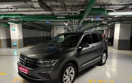 Volkswagen Tiguan II, 2021 год, 3 700 000 рублей, 1 фотография